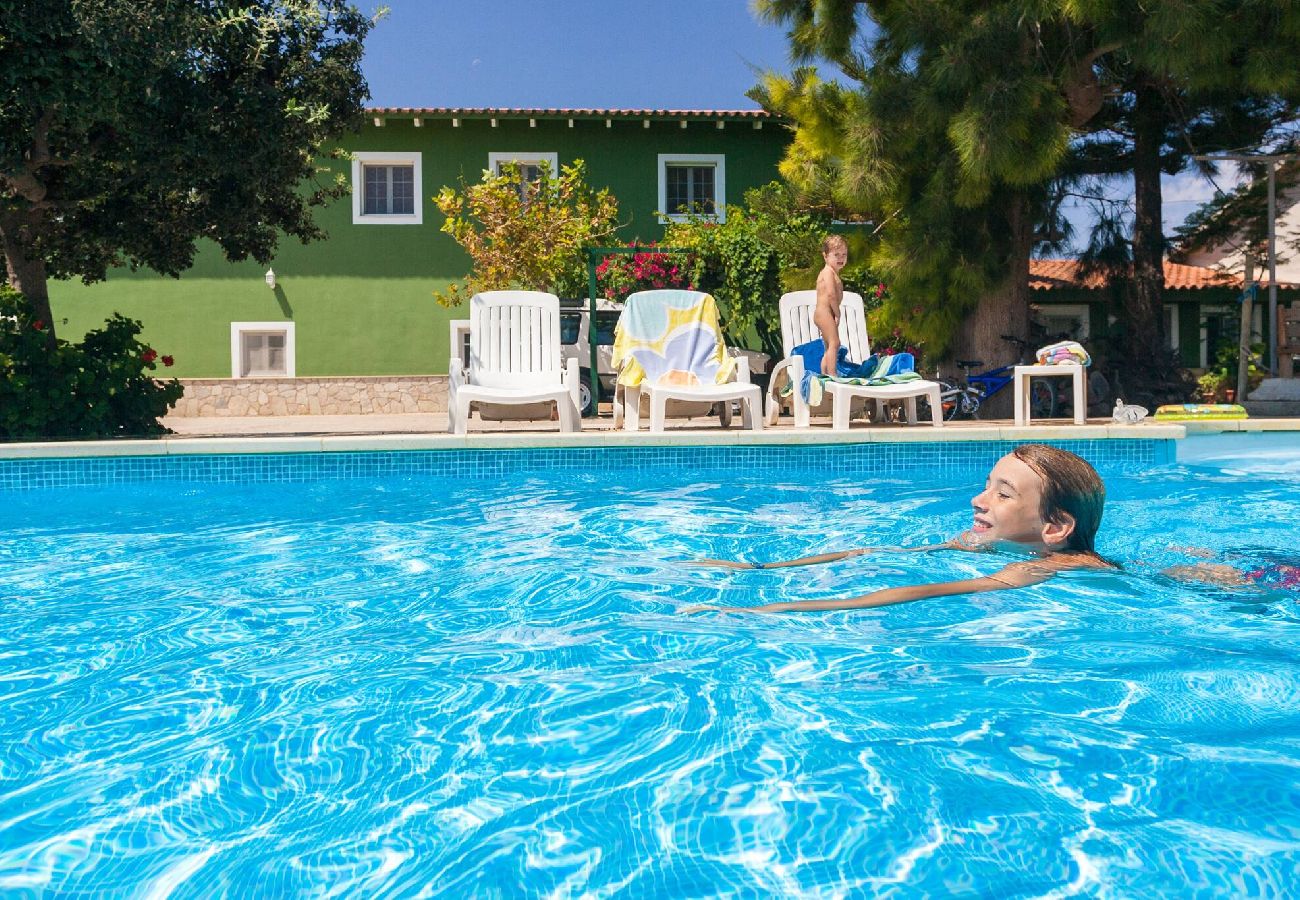 Casa rural en Deltebre - RIUEBRE - Casa Rural para grupos con piscina