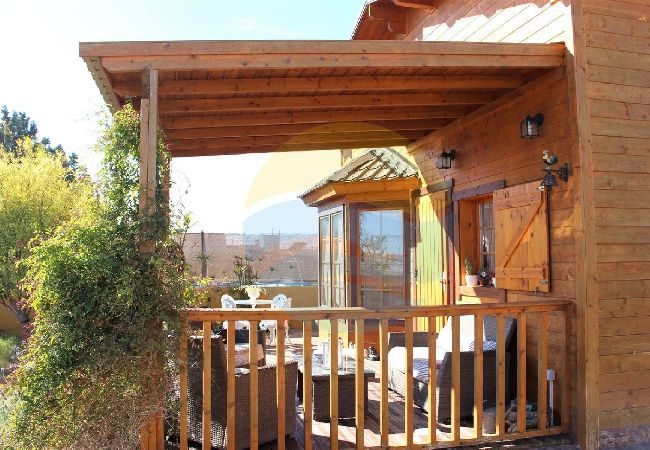 Casa rural en Els Muntells - CARMETA - Casita de madera con piscina privada