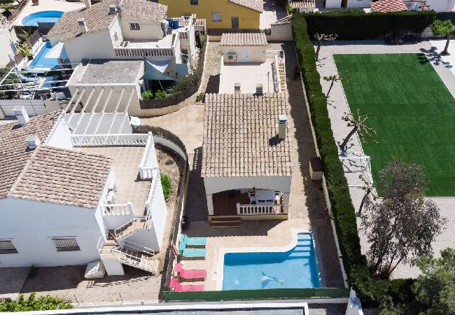 Casa en Riumar - Alba · Nice house with private pool, garden and bb