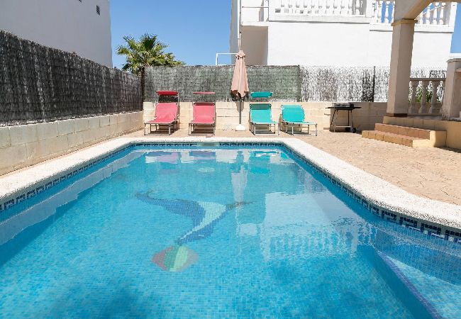 Casa en Riumar - Alba · Nice house with private pool, garden and bb