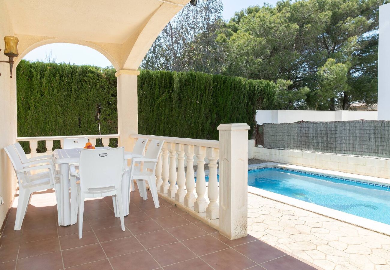 Casa en Riumar - ALBA · Nice house with private pool, garden and bb