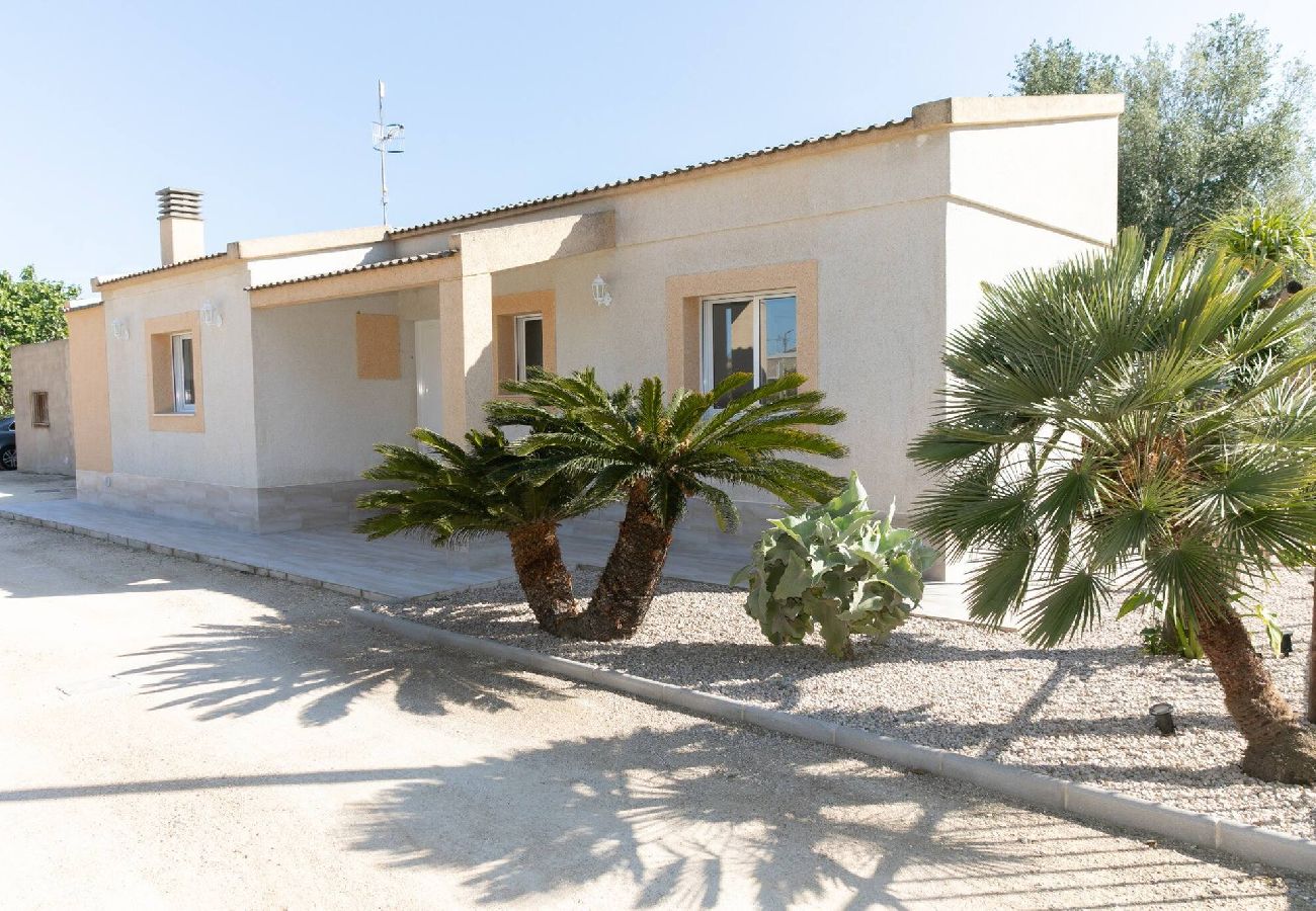 Casa en Deltebre - AIMAR - Casa con piscina privada y barbacoa