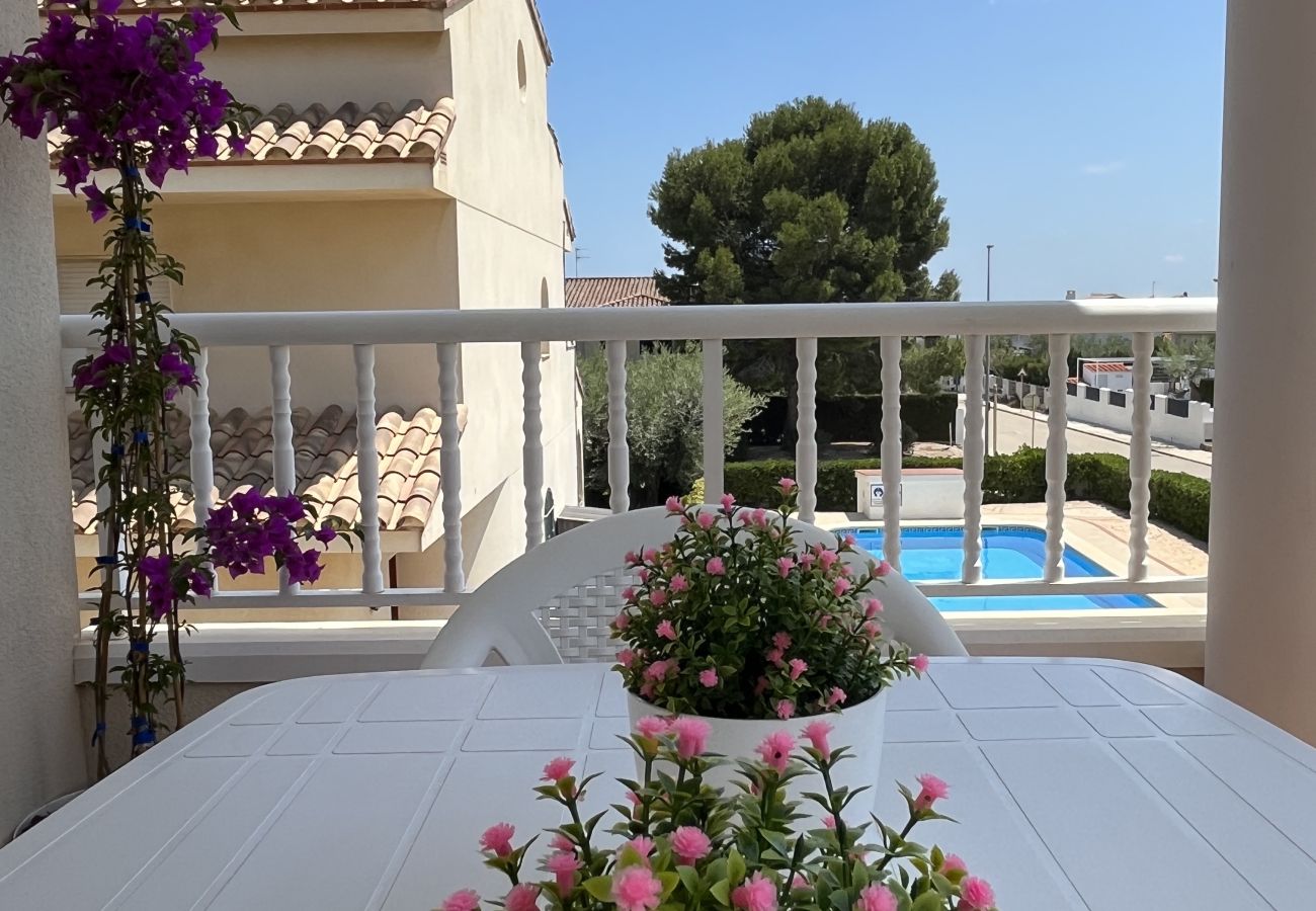 Apartamento en Ampolla - SA CALMA - Dúplex con piscina y cerca de la playa