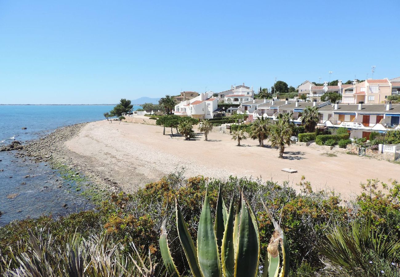 Casa adossada en Ampolla - LLIRI - Casa de alquiler vacacional en l'Ampolla