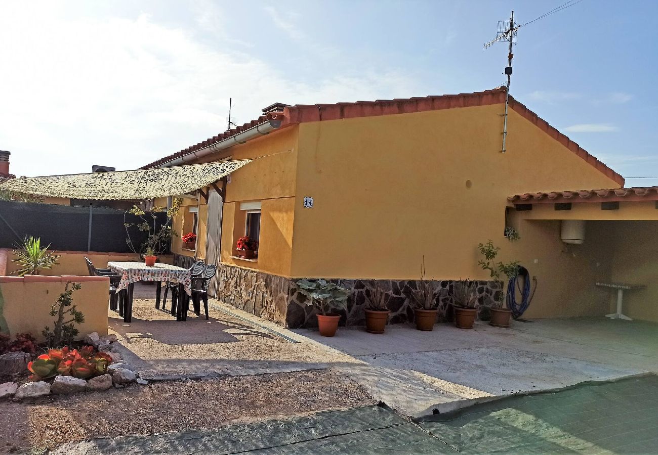 Casa en Deltebre - Galet · House for 4 people with barbecue and near