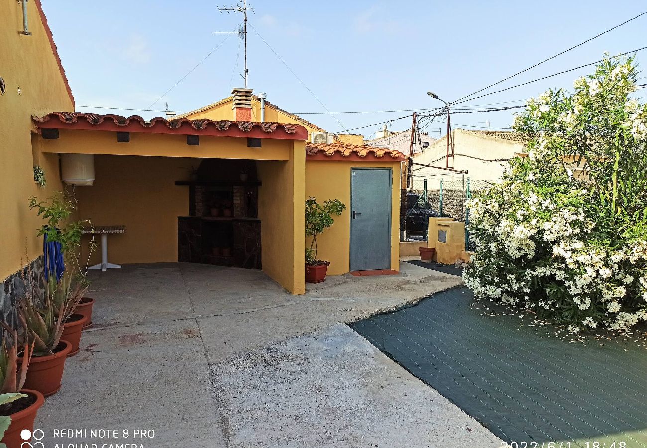 Casa en Deltebre - Galet · House for 4 people with barbecue and near