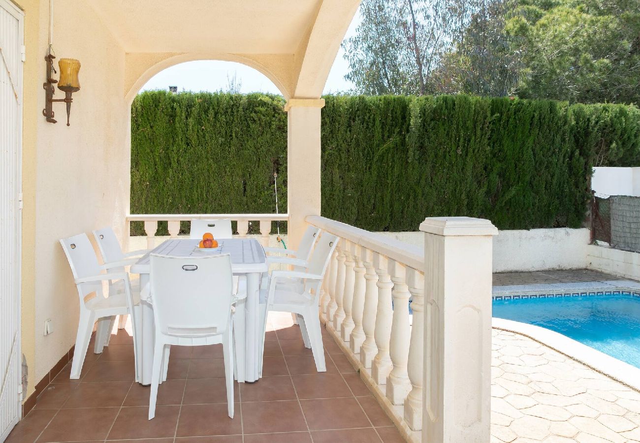 Casa en Riumar - ALBA · Nice house with private pool, garden and bb