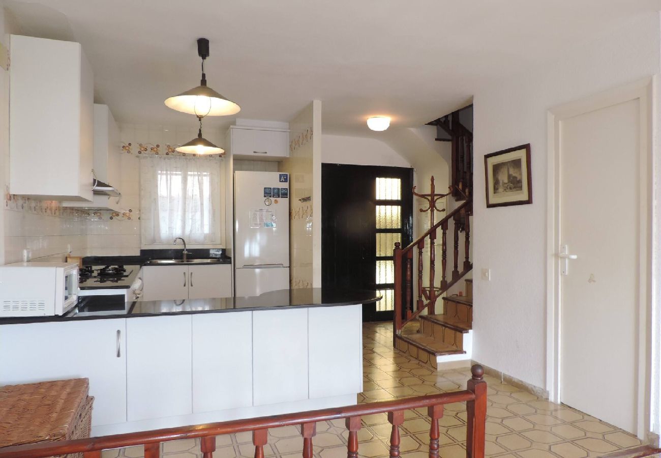 Townhouse in Ampolla - LLIRI - Casa de alquiler vacacional en l'Ampolla