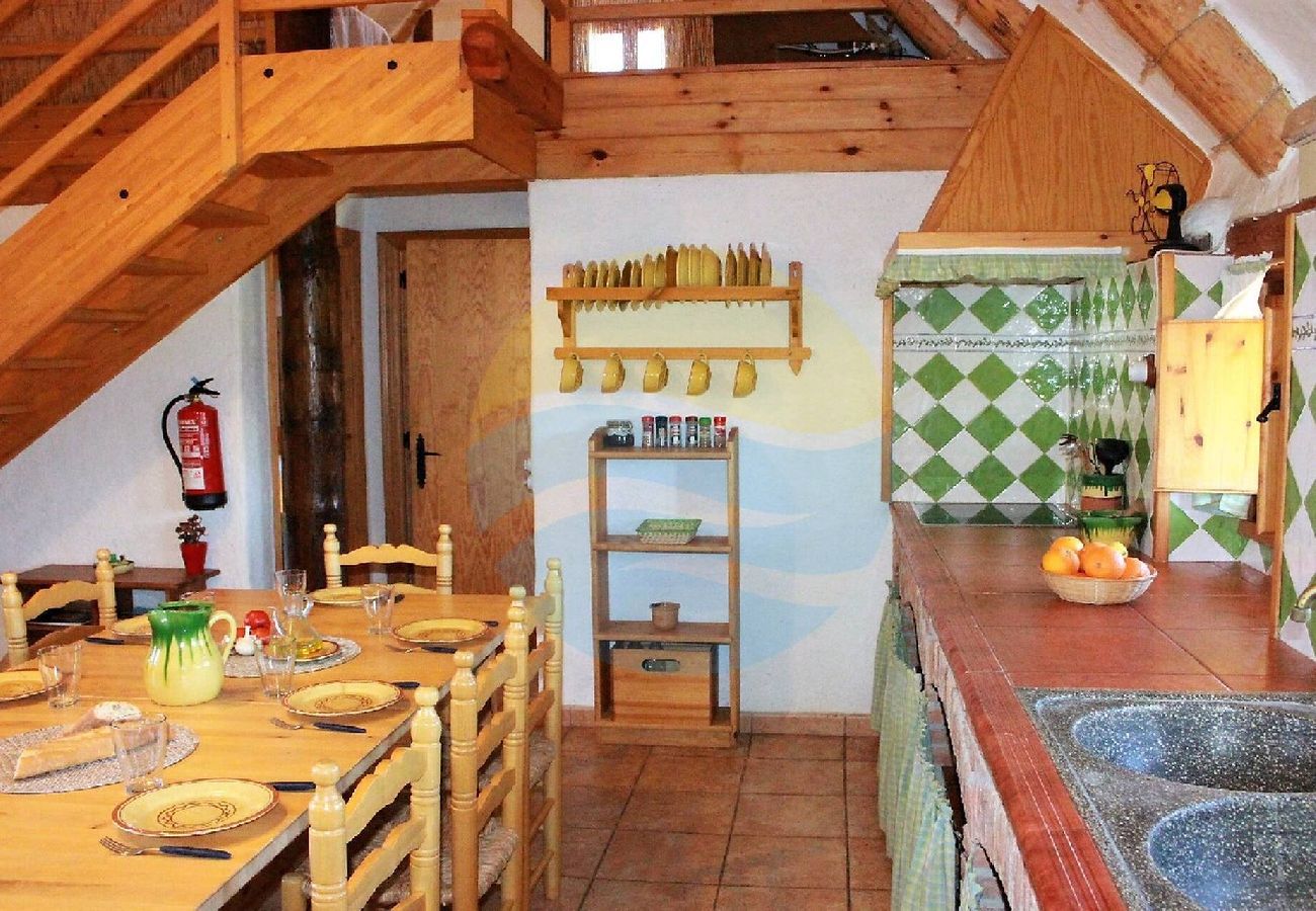 Cottage in Sant Jaume d'Enveja - B. GRAN - Barraca del Delta para 16 personas