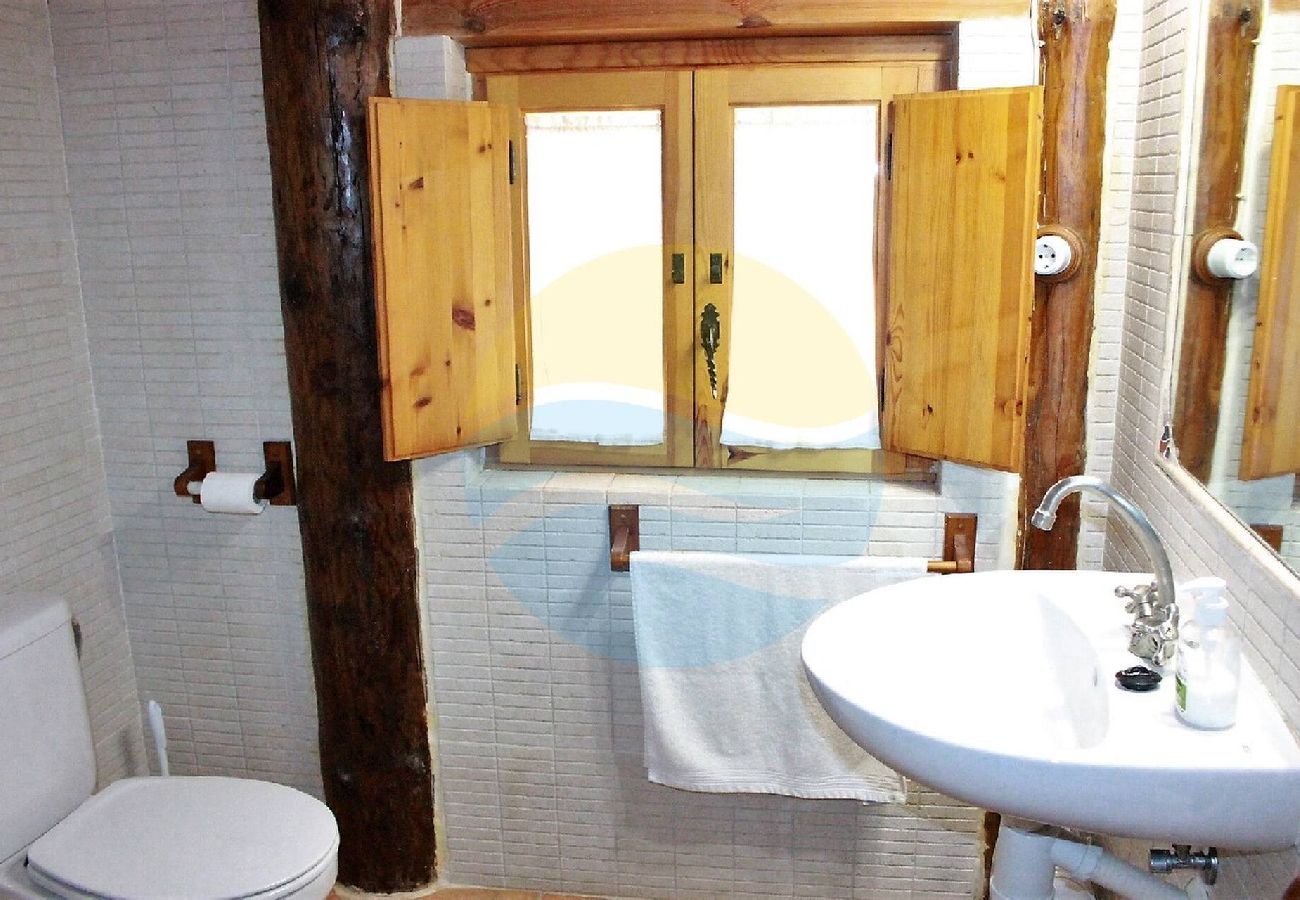 Cottage in Sant Jaume d'Enveja - B. GRAN - Barraca del Delta para 16 personas