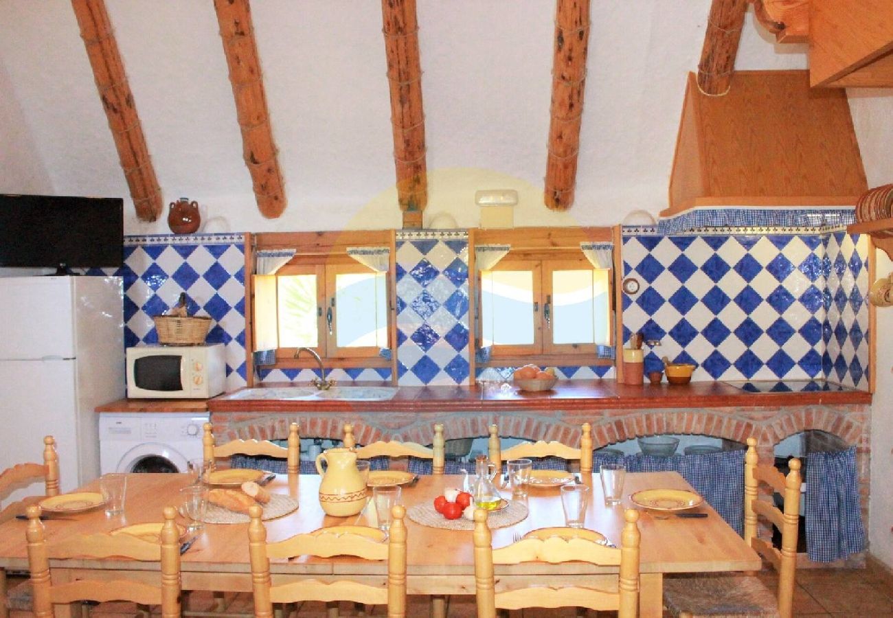 Cottage in Sant Jaume d'Enveja - B. GRAN - Barraca del Delta para 16 personas