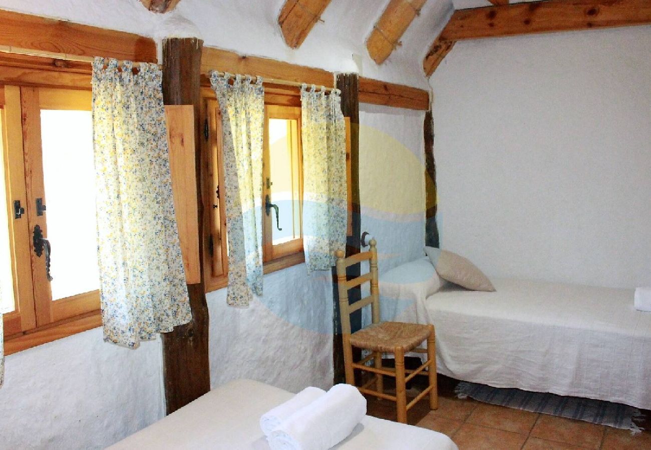 Cottage in Sant Jaume d'Enveja - B. GRAN - Barraca del Delta para 16 personas