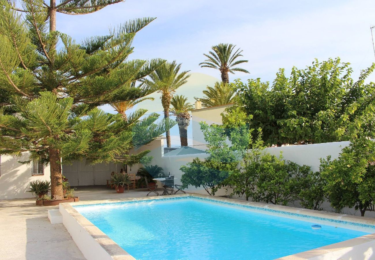 House in Poblenou del Delta - LLEVANTADA - Casa con piscina privada i barbacoa