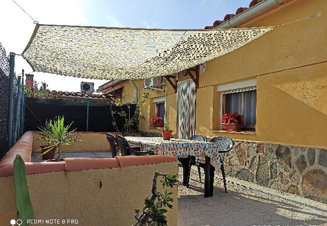 House in Deltebre - Galet · House for 4 people with barbecue and near