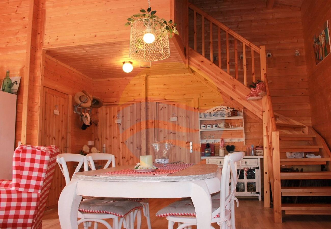 Cottage in Els Muntells - CARMETA - Casita de madera con piscina privada