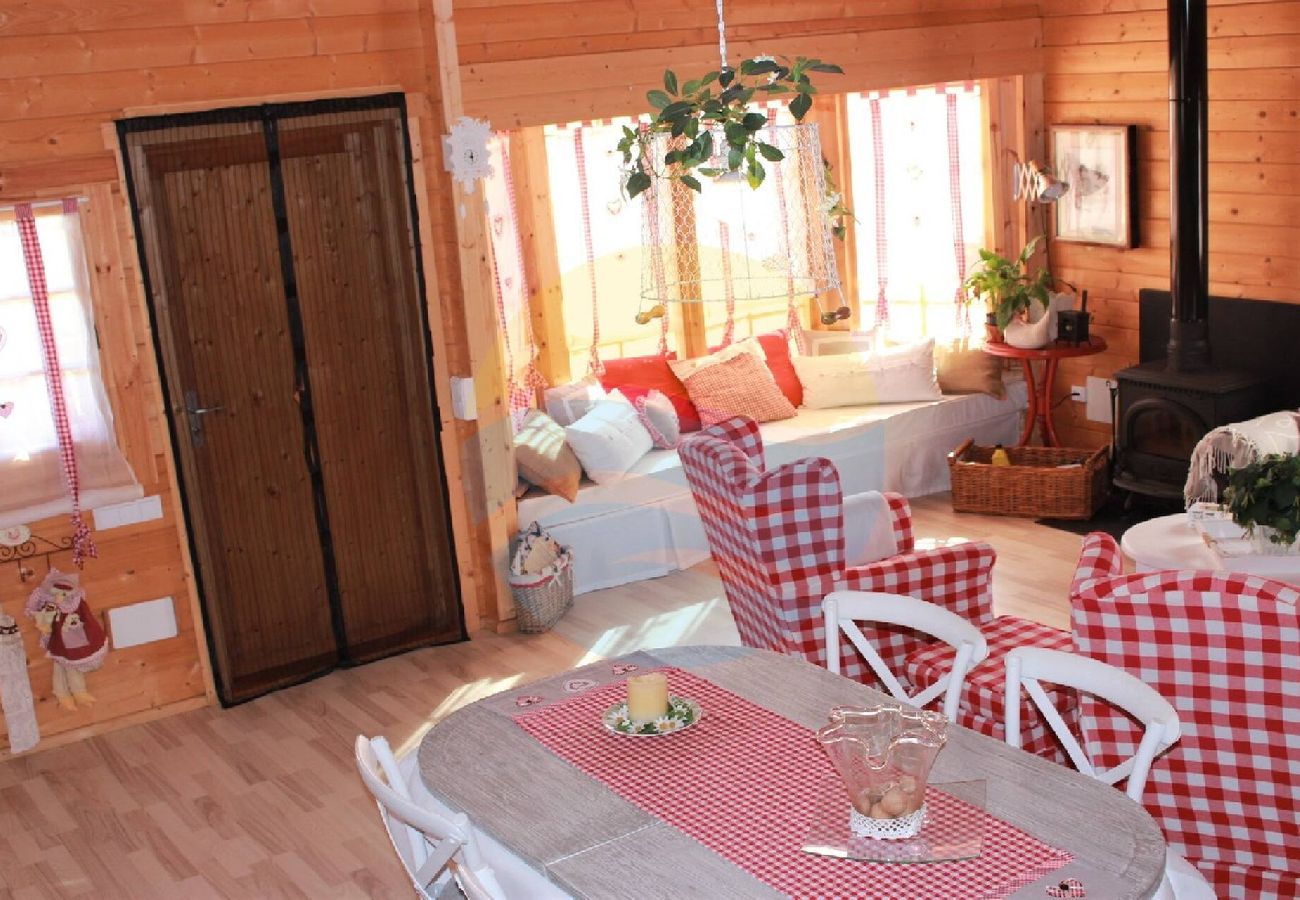 Cottage in Els Muntells - CARMETA - Casita de madera con piscina privada