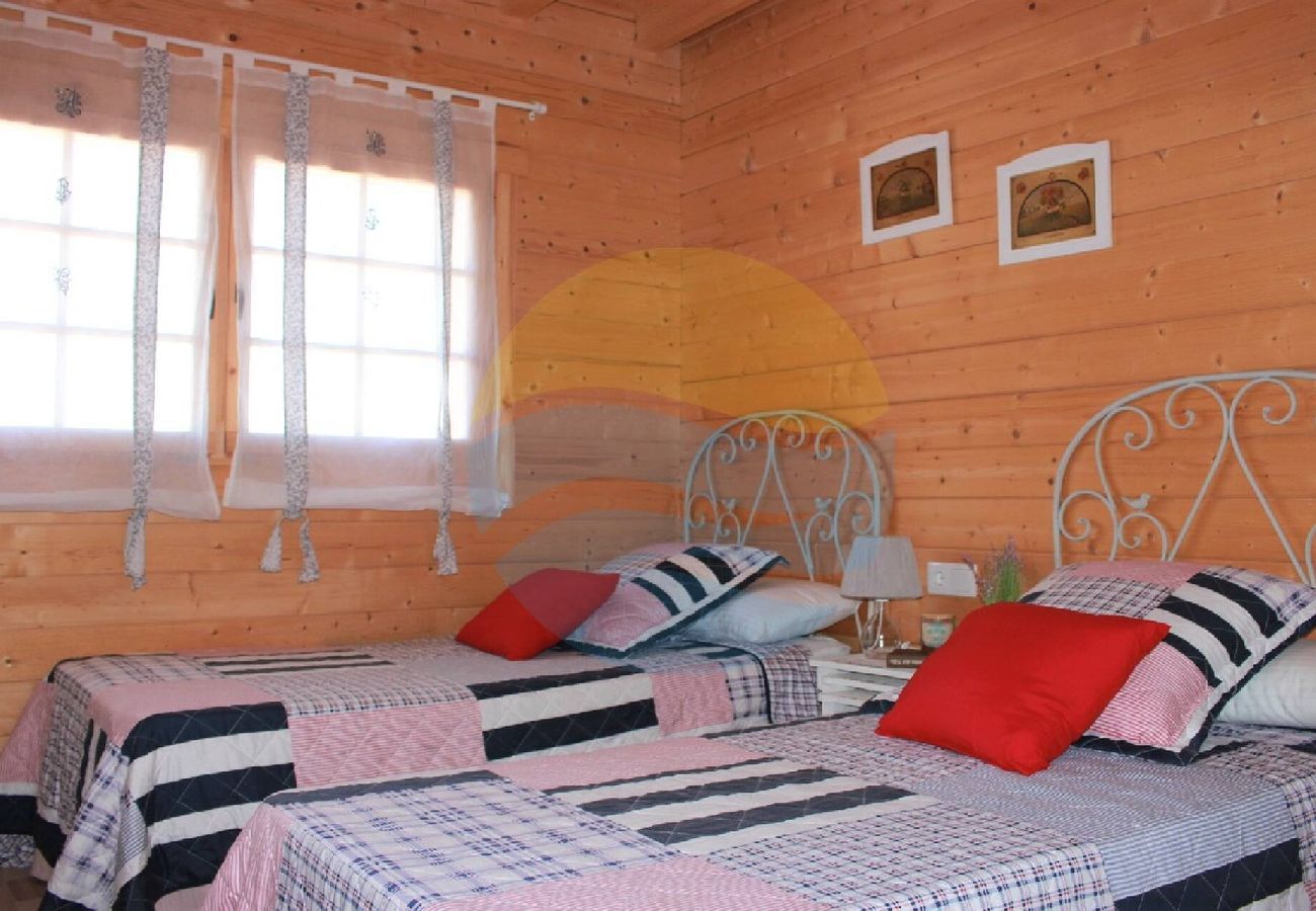 Cottage in Els Muntells - CARMETA - Casita de madera con piscina privada