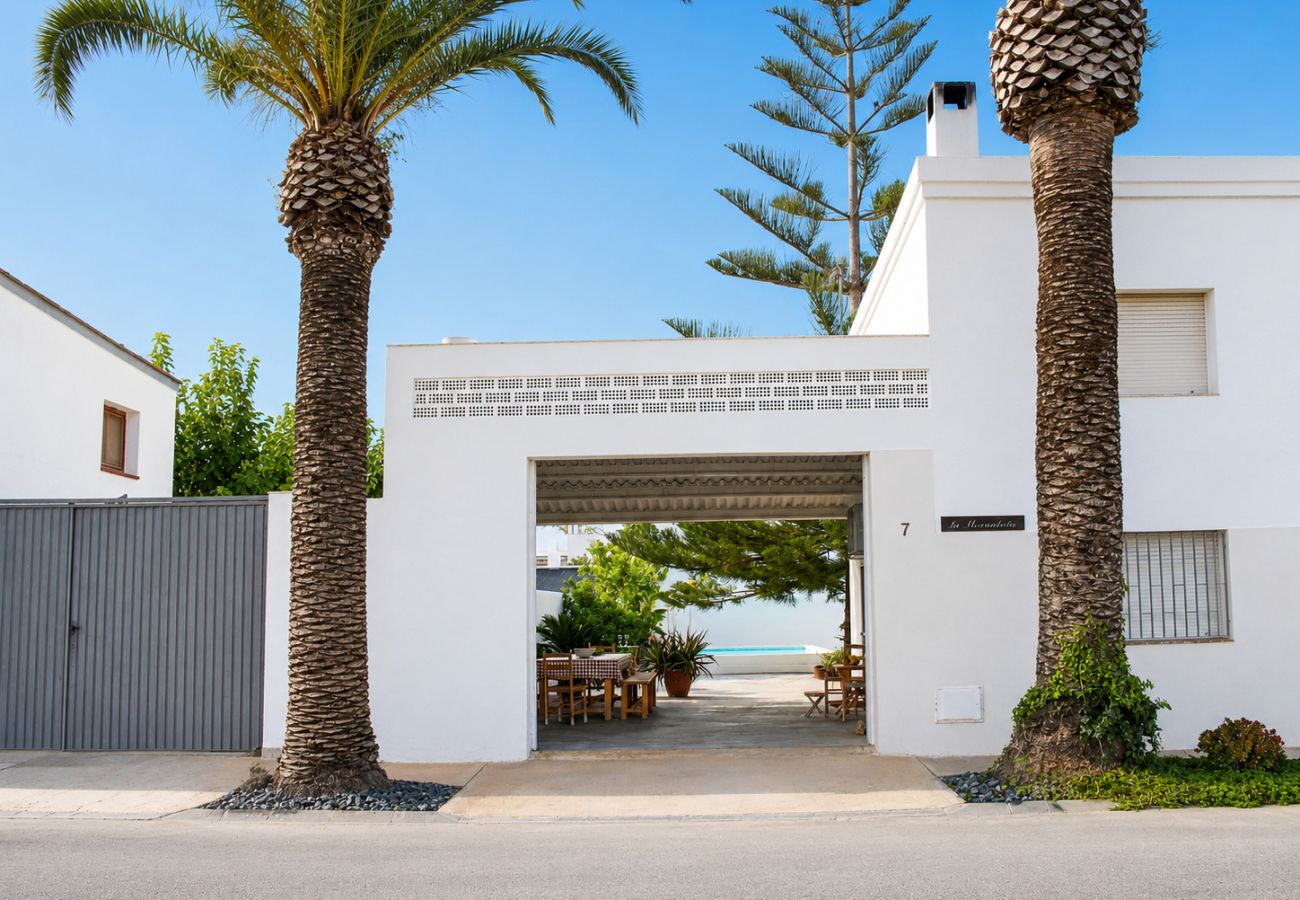 House in Poblenou del Delta - LLEVANTADA - Casa con piscina privada i barbacoa