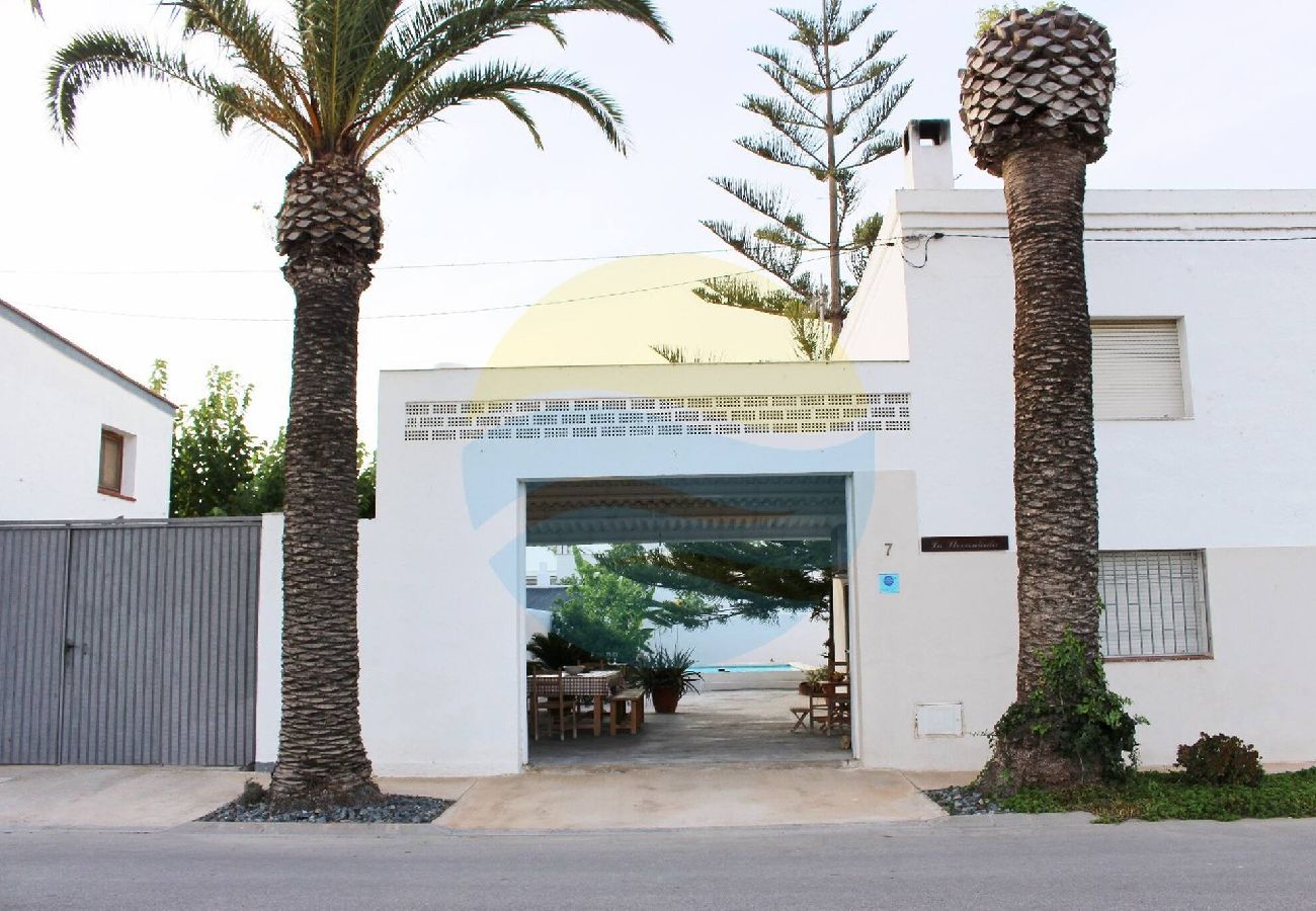 Maison à Poblenou del Delta - LLEVANTADA - Casa con piscina privada i barbacoa