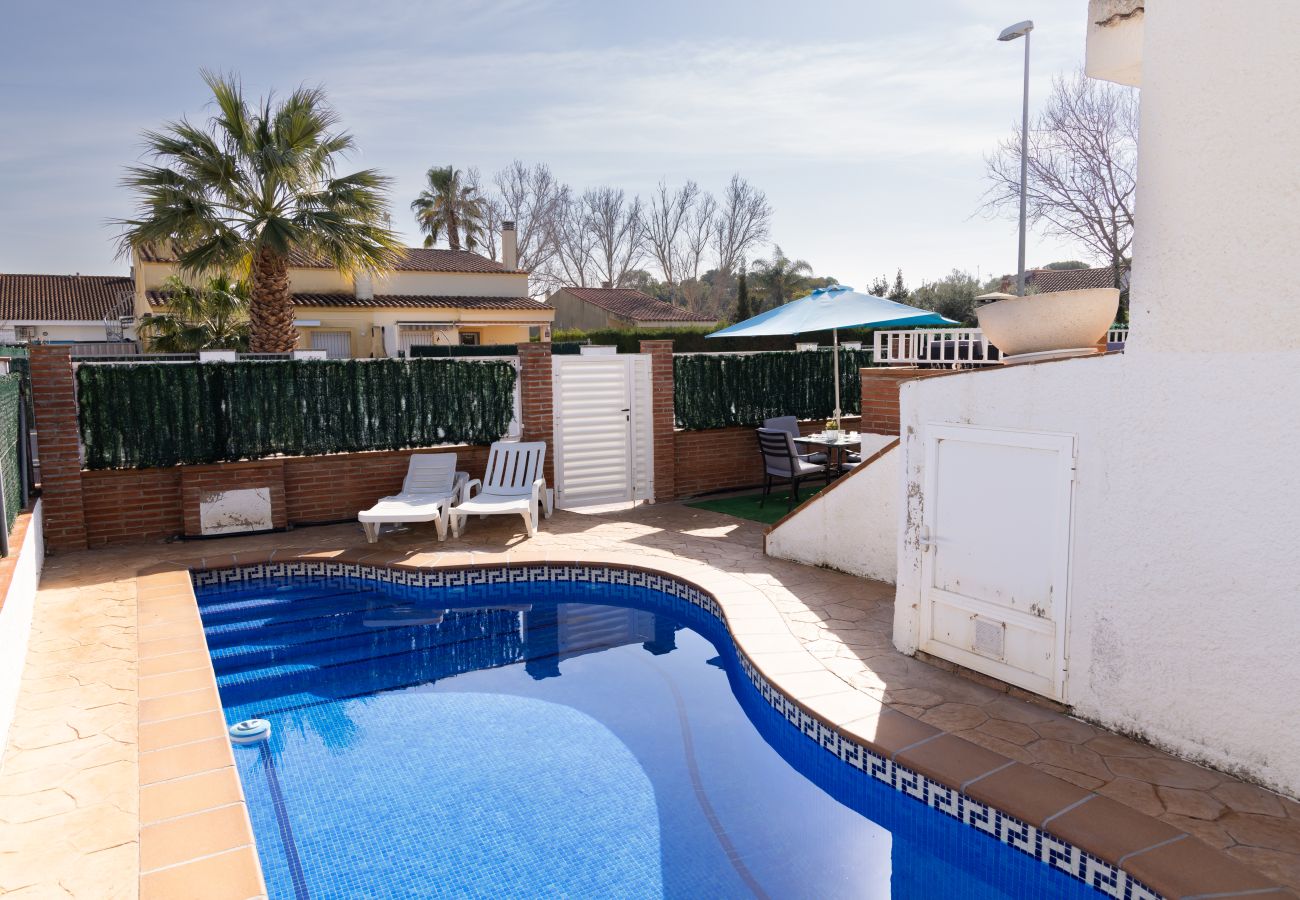 Maison mitoyenne à Riumar - CAMINS - Casa en Riumar con piscina privada